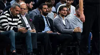 Arda Turan, Anadolu Efes-Maccabi Tel Aviv maçını izledi