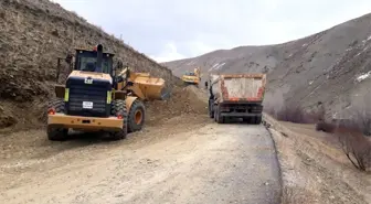 Van'da kış ortasında yol çalışması