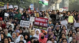 Hindistan'da Müslümanlar niçin şimdi protesto için meydanlarda?