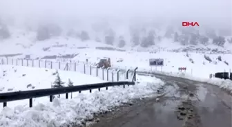 Antalya'nın yüksek ilçelerinde kar yağışı