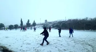 Kula'ya mevsimin ilk karı düştü