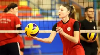 Nevşehir Belediyespor kadın voleybol takımı devre arası kamp çalışmalarını sürdürüyor