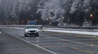 Bolu Dağı'nda kar yağışı devam ediyor