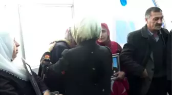 Emine Erdoğan, Diyarbakır annelerini ziyaret etti (6)