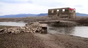 Sivas baraj suları çekildi, tarihi cami ortaya çıktı