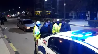 Alaşehir Kaymakamı sürücülerin yeni yılını kutladı