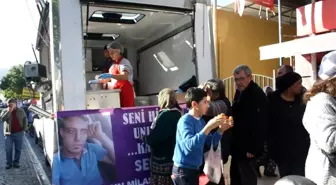 Arkadaşları için lokma döktürdüler