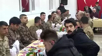 Cumhurbaşkanı Erdoğan, Geçitli Jandarma Karakolu'ndaki askerlerin yeni yılını kutladı