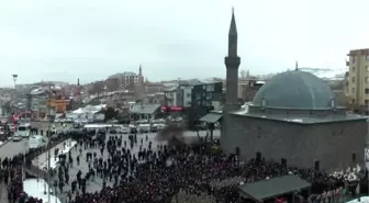Erzurumlu şehit asker son yolculuğuna uğurlandı (1)