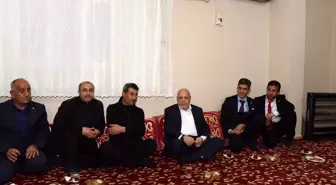 Hak-İş Genel Başkanı Arslan, yeni yıla işten çıkarılan belediye işçisinin evinde girdi Açıklaması