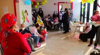 Lösemili çocuklar yeni yıla yeni hediyelerle girdi