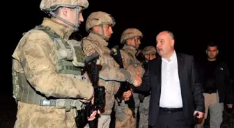 Osmaniye Valisi Coşkun'dan yılbaşı gecesinde güvenlik güçlerine ziyaret