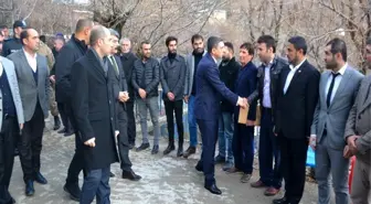 Vali Şahin, Sason'da uzman çavuşun ailesine taziye ziyaretinde bulundu