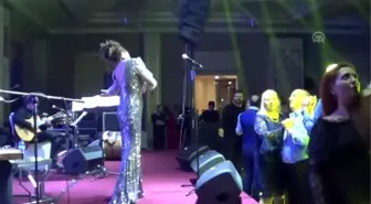 Yeni yılda Sandıklı'da Nadide Sultan sahne aldı
