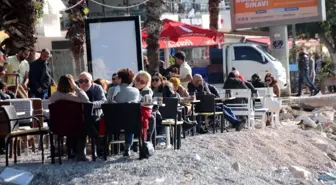 Yeni yılın ilk gününde sahillere akın ettiler
