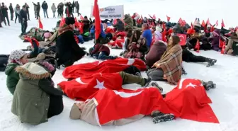 Tekden Öğrencilerinden 'Vatan Sevgisi' Yürüyüşü