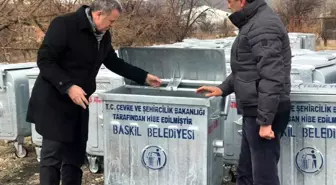 Baskil Belediyesi çöp konteynerlerini yeniliyor