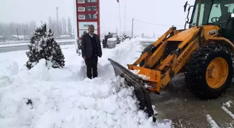 Ulaş'ta kar yağışı etkili oldu