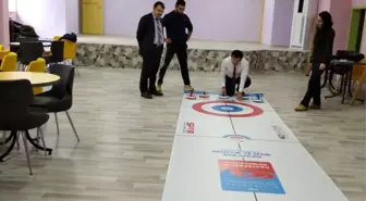 Derebucak'ta öğrenciler 'floor curling' sporu ile tanıştı