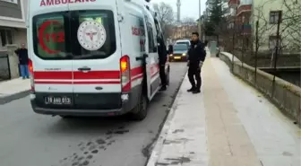 Kaldırımda yürüyeni vuran motosikletli saldırgan aranıyor
