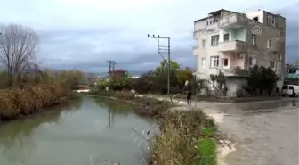 Mersin'de bazı evler su baskını endişesiyle tahliye ediliyor