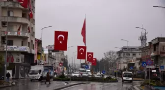 Osmaniye bayraklarla donatıldı