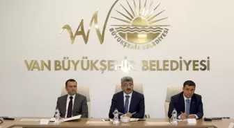 Van'da 'beton yollar' konulu seminer