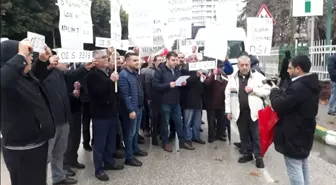 Adana'da servis şoförlerinden protesto