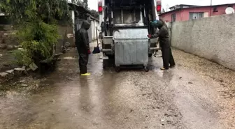 Ceyhan Belediyesinden mahallelerde detaylı temizlik