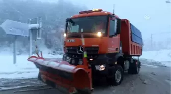 Bolu Dağı'nda kar yağışı ve sis