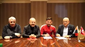 Gaziantep FK'da iki futbolcunun sözleşmesi uzatıldı