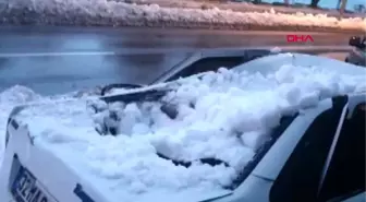 Isparta'da 5 otomobilde kar hasarı