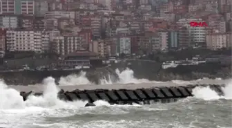 Zonguldak'ta yağmur ve rüzgar etkili oldu