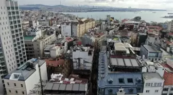 Beyoğlu'nda çöken bina havadan fotoğraflandı