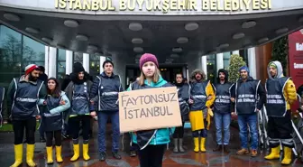 Hayvan hakları savunucuları faytona koşulan atlar için yaşam zinciri oluşturdu