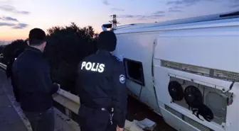 İşçileri taşıyan midibüs devrildi: 30 yaralı