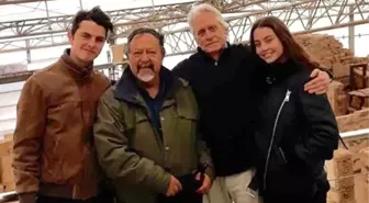 Michael Douglas çocukları Dylan ve Carys ile Efes Antik Kenti'ni gezdi