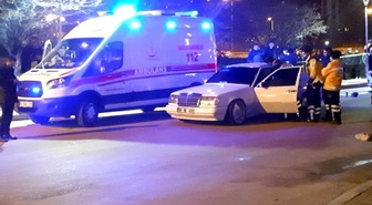Seyir halindeki otomobilin sürücüsü silahlı saldırıda öldü