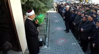 Kavgayı ayırırken ölen liseli Ahmet, son yolcuğuna uğurlandı