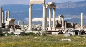 Laodikya'ya ziyaretçi akını