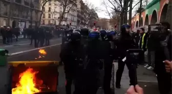 Paris'te protestolar şiddete dönüştü, hükümet emeklilik yaşı için geri adım attı