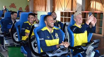 Fenerbahçeli futbolcular, eğlence merkezinde stres attı