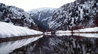 Bozkır Aygırdibi Şelalesi kış aylarında doğa severleri bekliyor