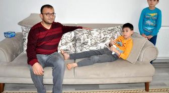 Kar topu oynarken vücudunda yara oluşan öğrencinin babası: Ne olduğunu merak ediyoruz
