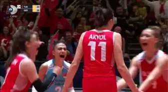 Spor filenin sultanları'nın tokyo yolculuğunu anlatan spiker başak koç final stresimizi kırdık