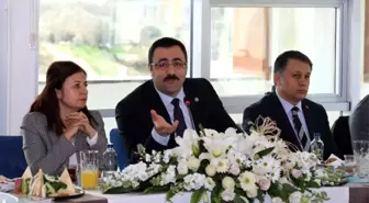 Rektör Prof.Dr.Kalan: ' Güçlü basın güçlü demokrasinin tesisini sağlar'