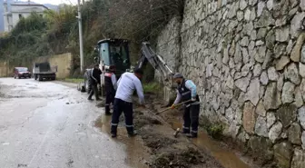 Sapanca'da yağmur suyu kanal çalışmalarına devam