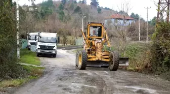 Sapanca'da yol düzenleme çalışmaları devam ediyor