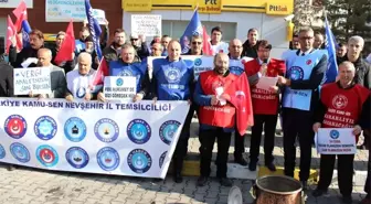 Nevşehir'de Kamu-Sen üyeleri bordrolarını yaktı