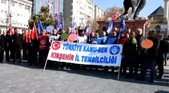 Türkiye Kamu-Sen üyeleri, memur maaş zammını bordro yakarak protesto etti